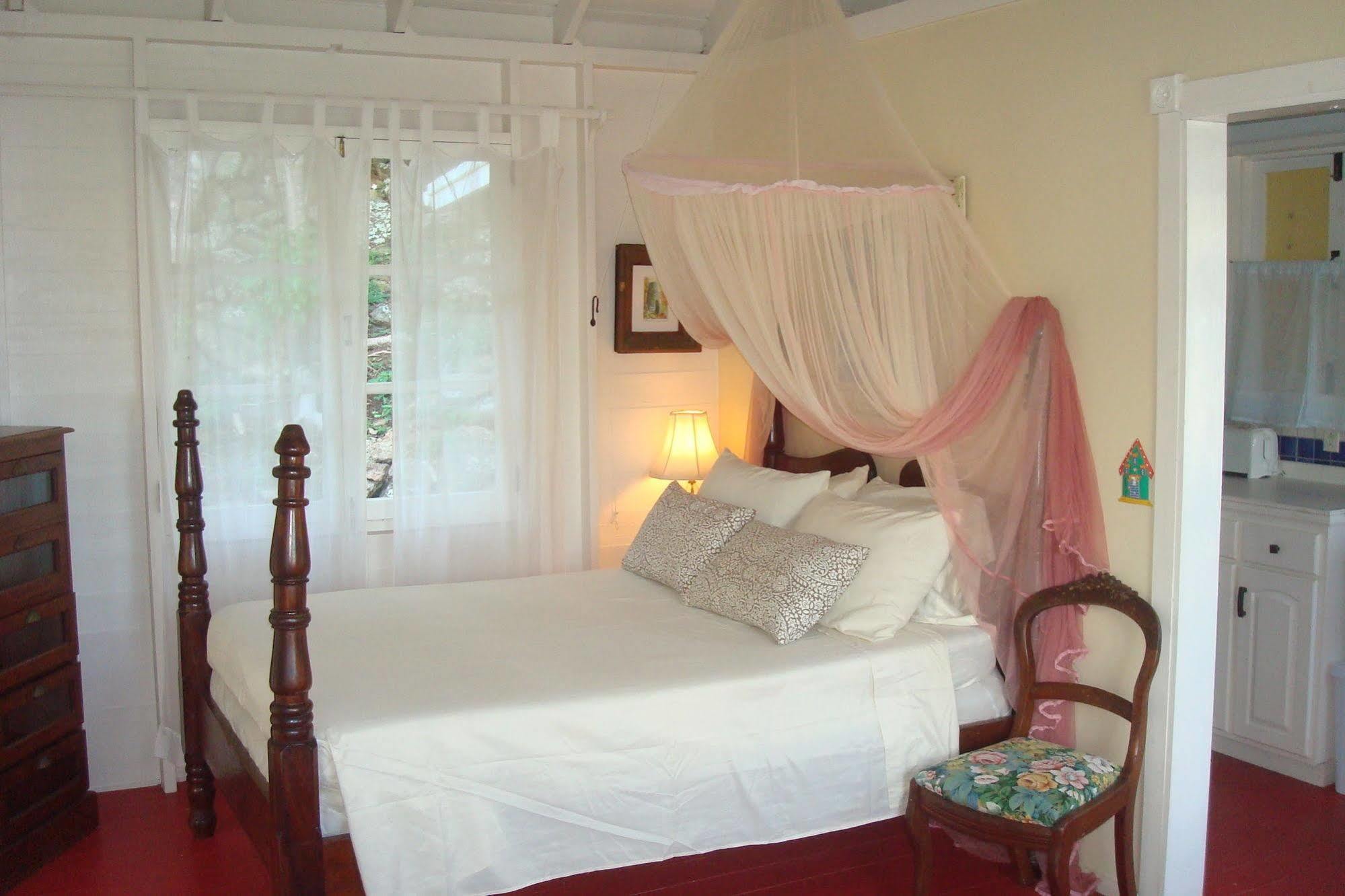 Galley Bay Cottages Five Islands Village Exterior foto